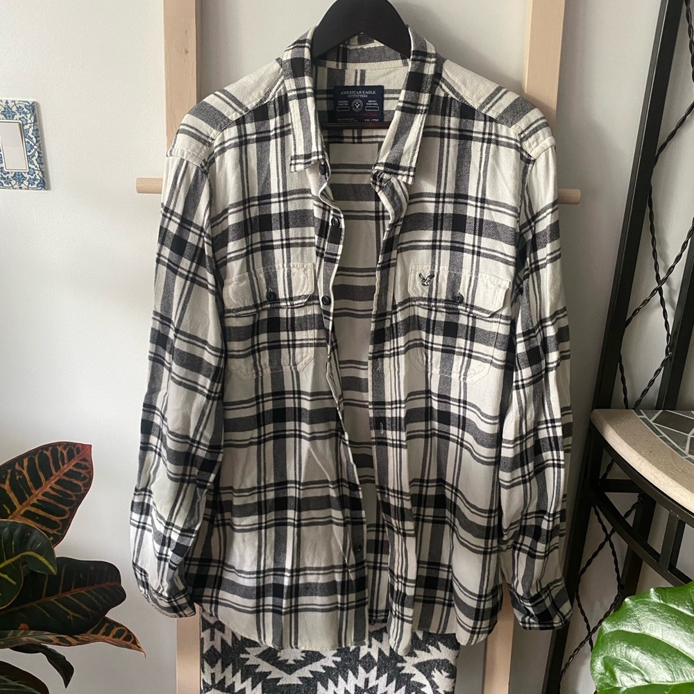 American Eagle Outfitters Black and White Plaid Shirt
